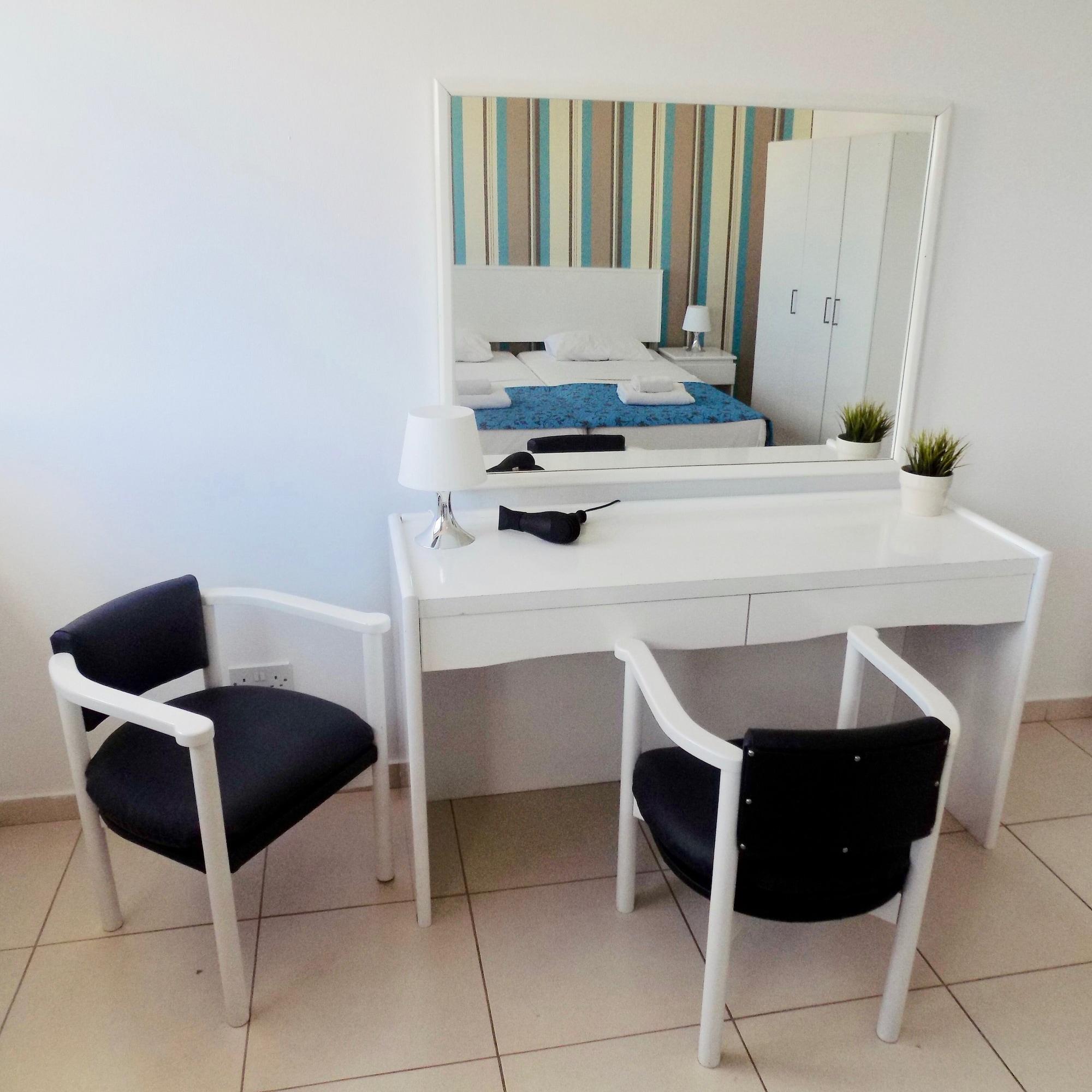 Margarita Napa Apartments Aya Napa Dış mekan fotoğraf
